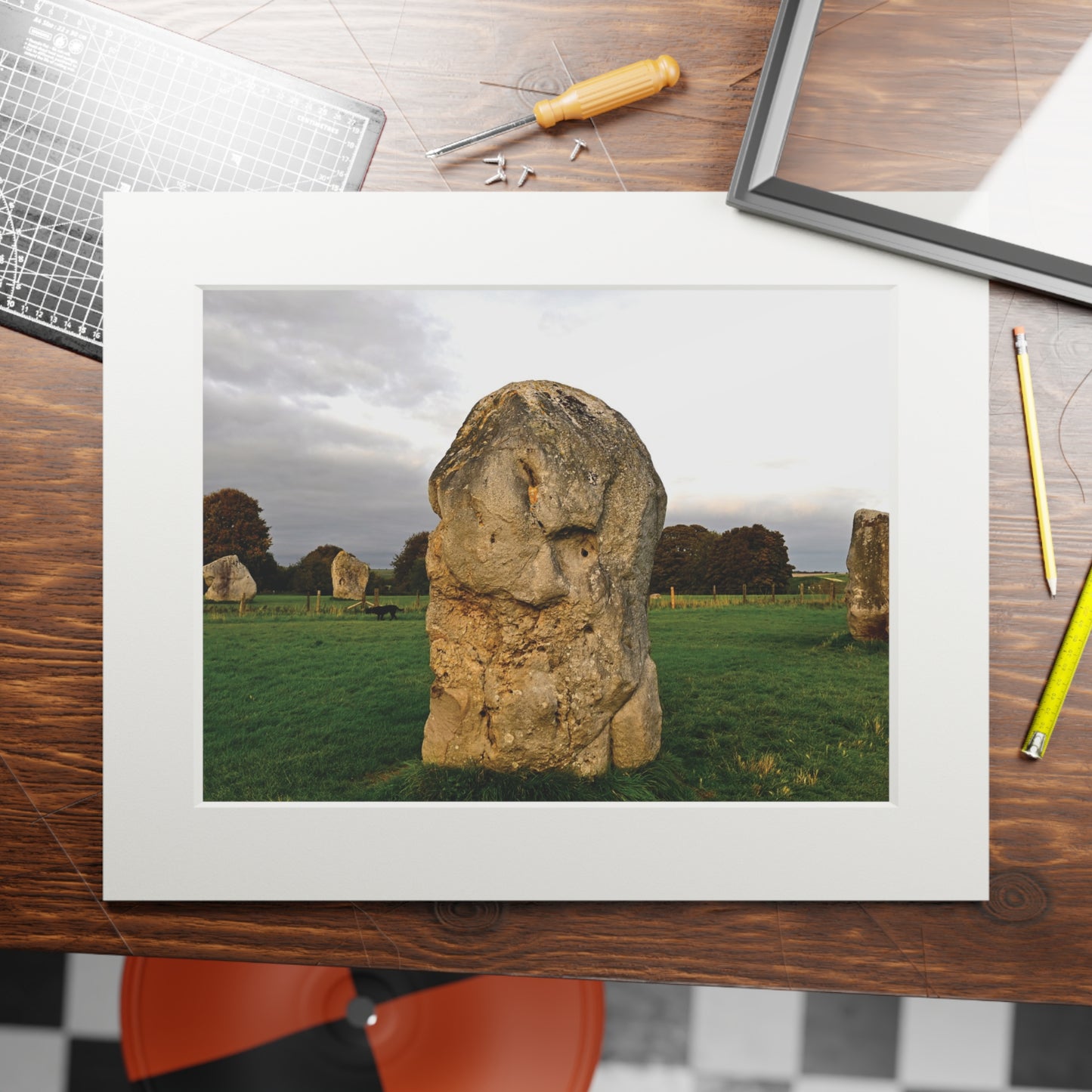 Smiling for 6000 years - Avebury | Fine Art Print with Passepartout Paper Frame