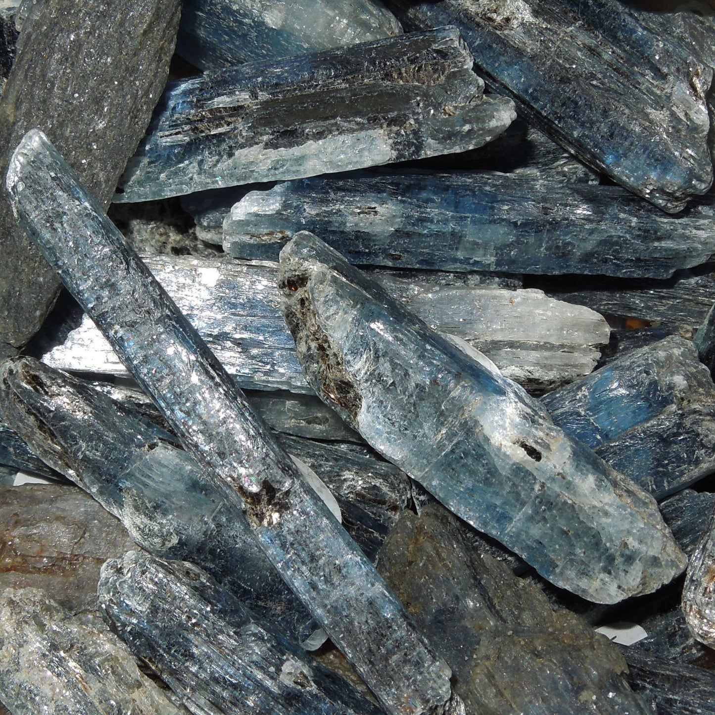 Blue Kyanite (raw)