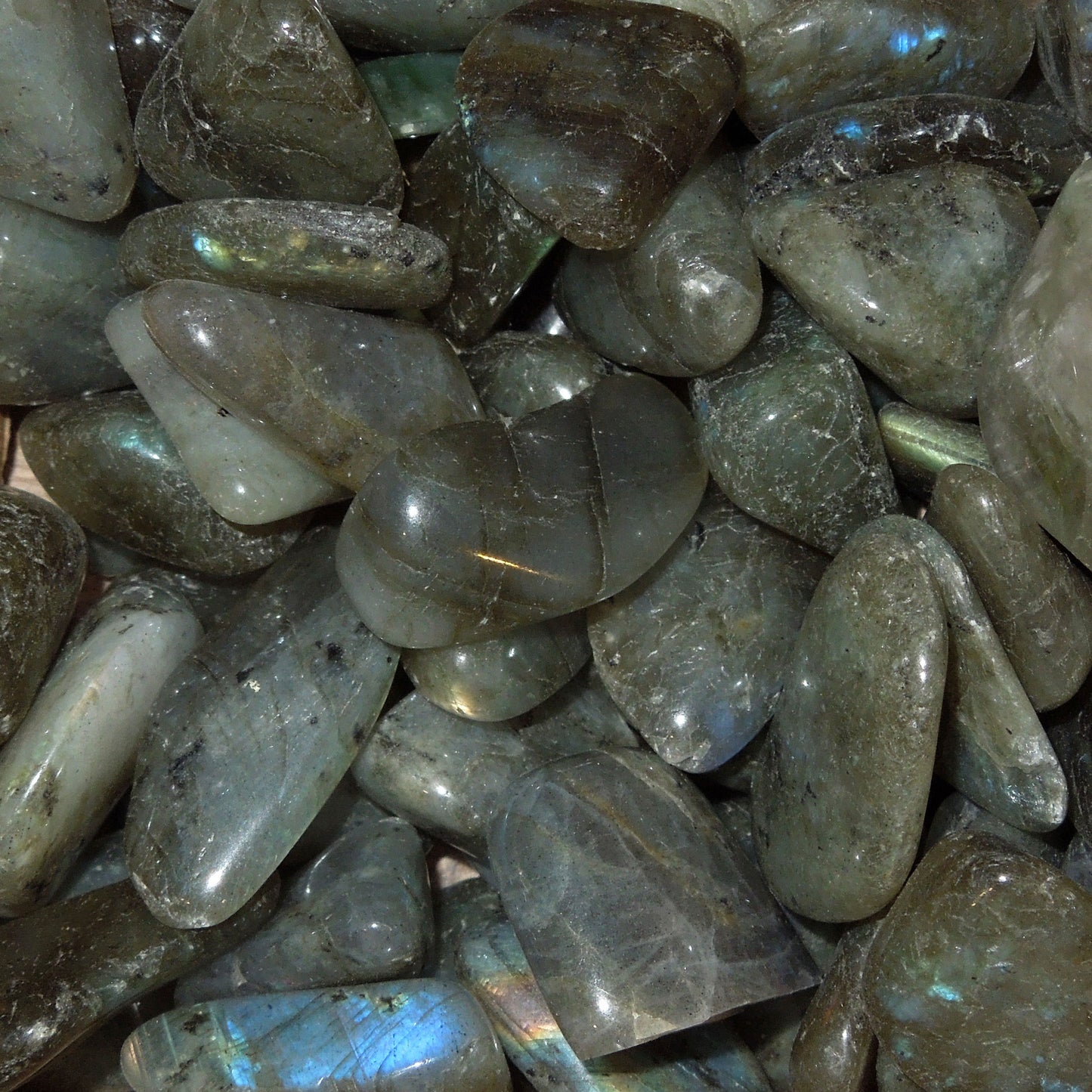 Labradorite tumble stone